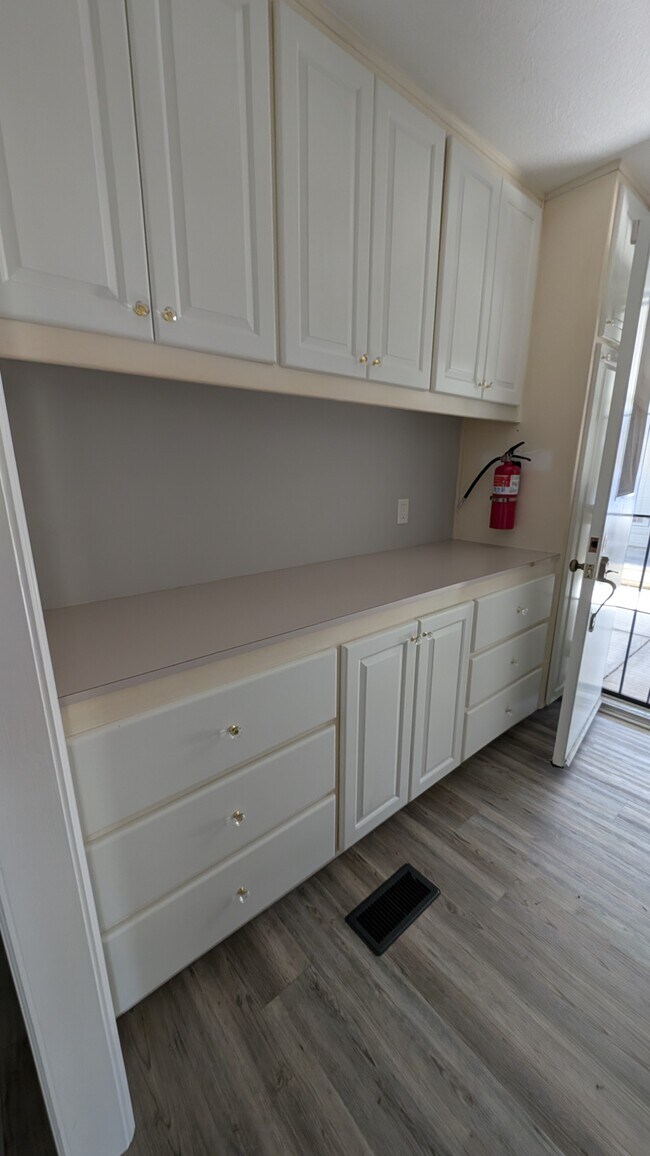 Building Photo - 909 Richland Rd