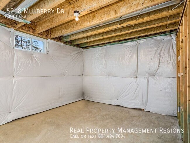 Building Photo - 5218 Mulberry Dr