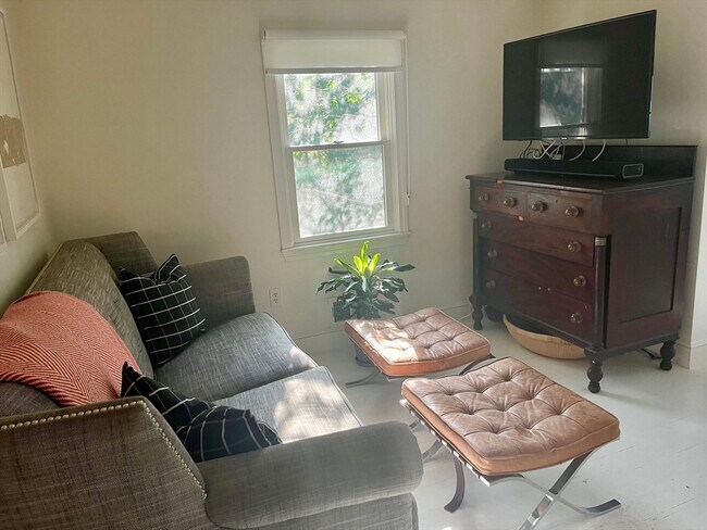 Building Photo - 5 High St Ct