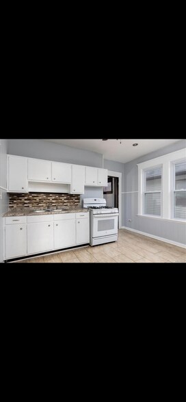 Building Photo - 431 Hoyt St