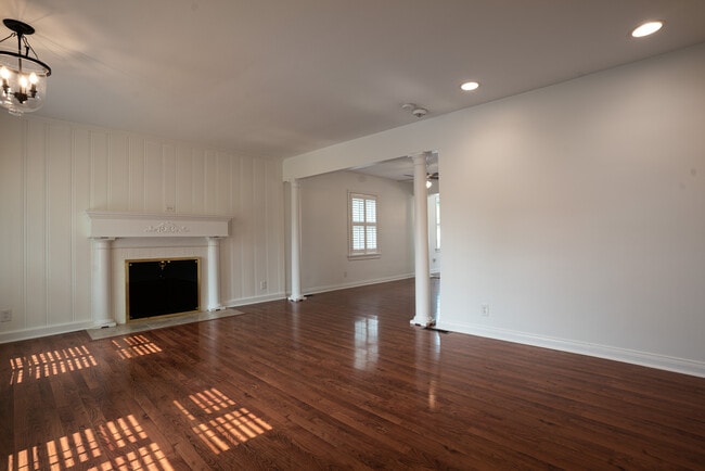 Building Photo - 218 Bramton Rd