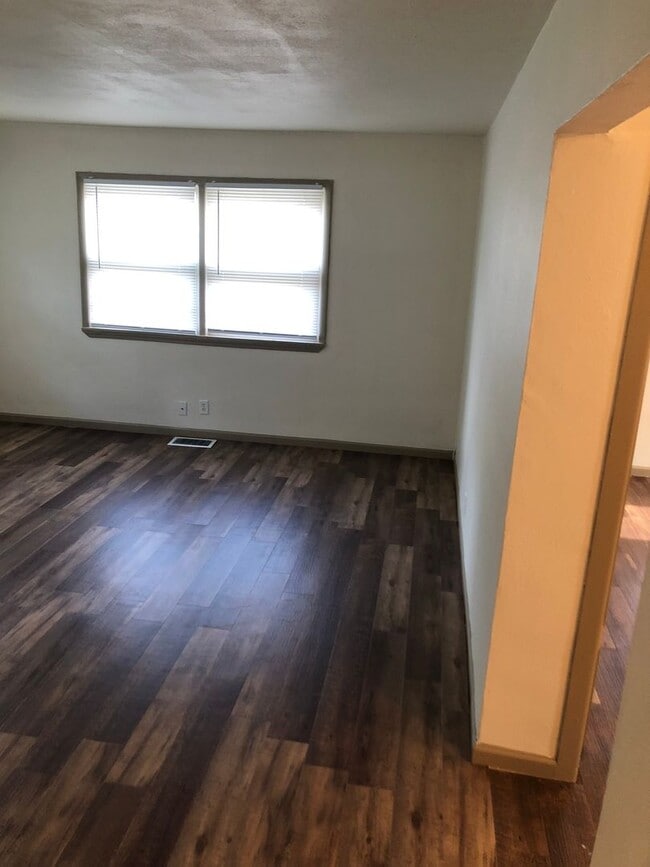 Building Photo - 4205-4205 8th St