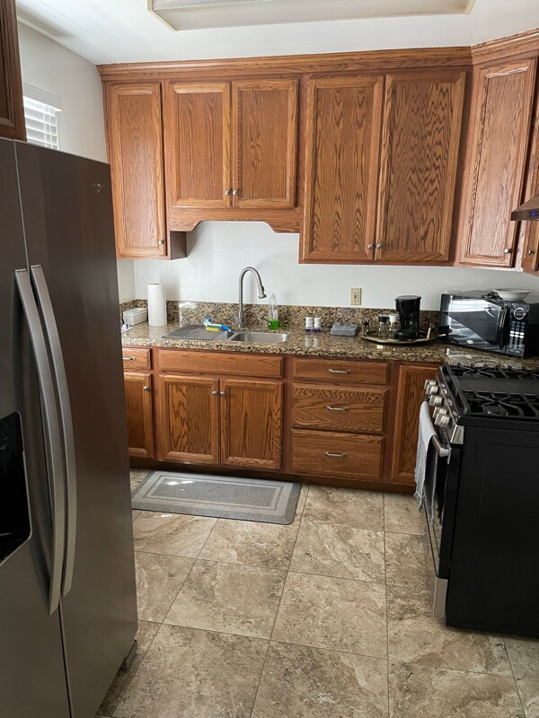 Building Photo - 415 Darby Ln