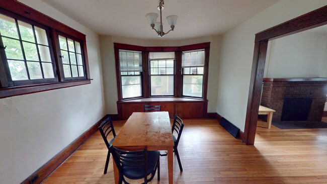 Building Photo - 1145 S Forest Ave