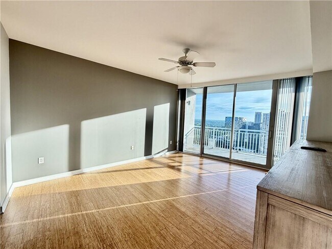 Building Photo - 3338 Peachtree Rd NE