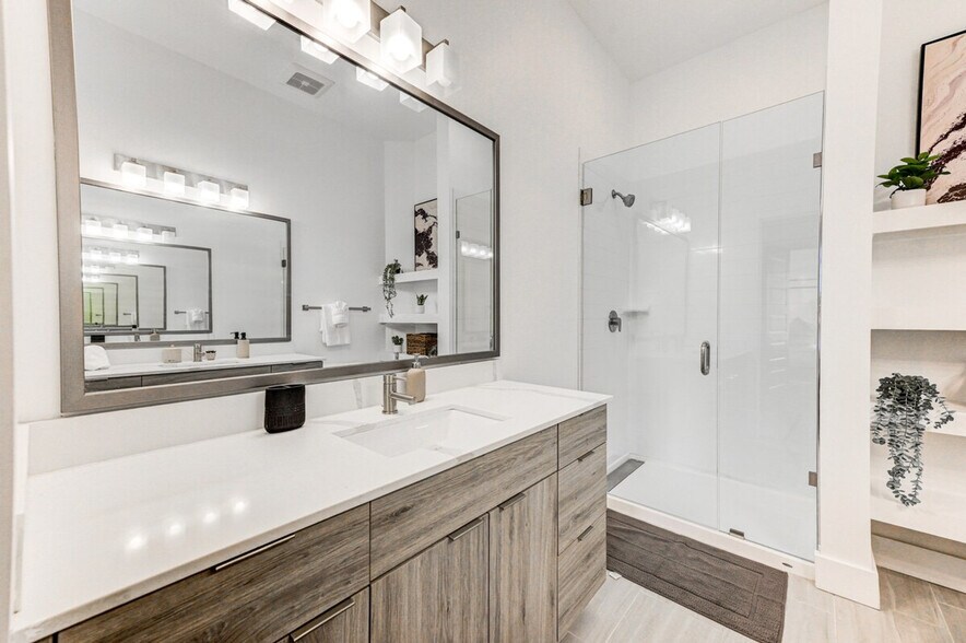 Building Photo - 1075 Peachtree Rd