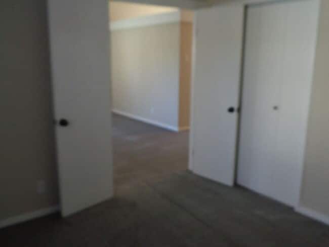 Building Photo - Beautiful One Story Home in Rosamond in Excellent Condition