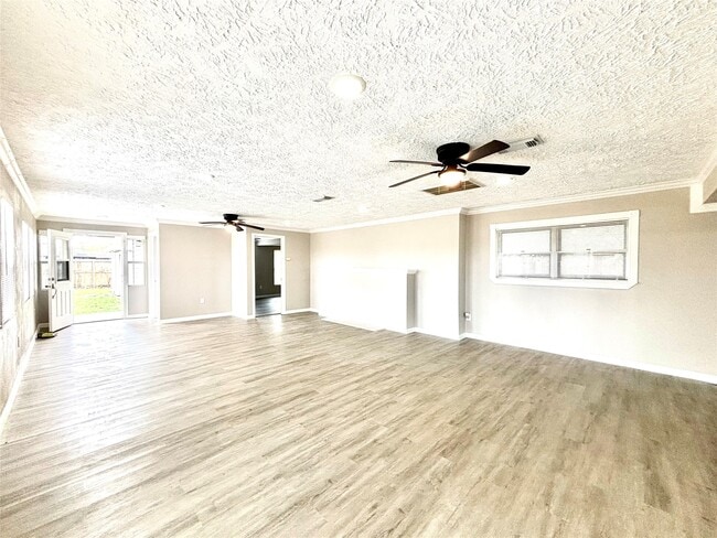 Building Photo - 13034 Peoria St