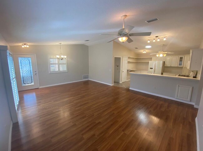 Building Photo - 1031 Pinewood Pl
