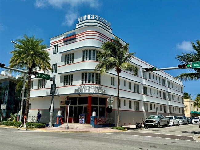 Primary Photo - 901 Collins Ave
