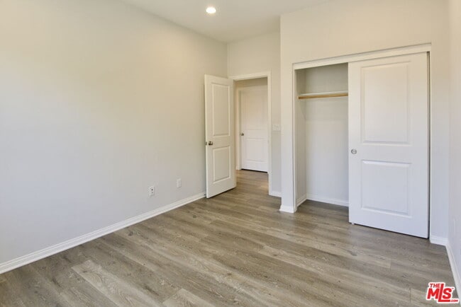 Building Photo - 50 Twin Flower