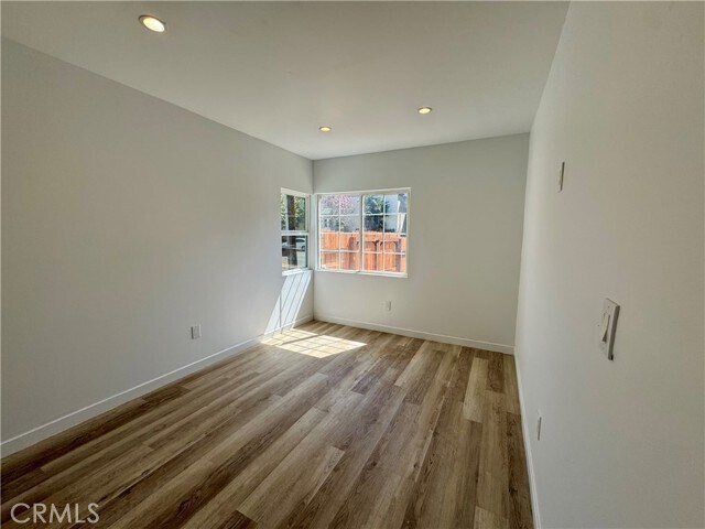Building Photo - 13845 Moorpark St