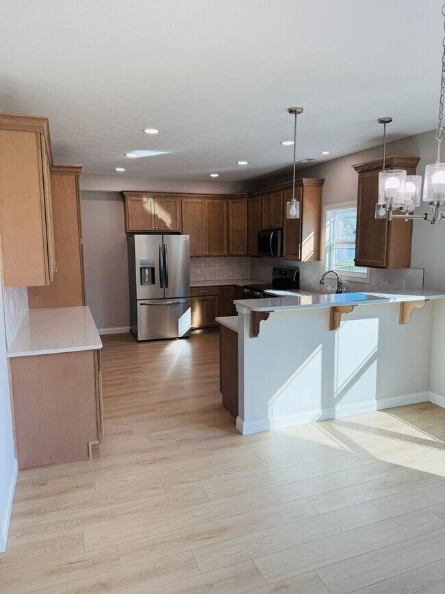 Building Photo - 1970 Petit Dr