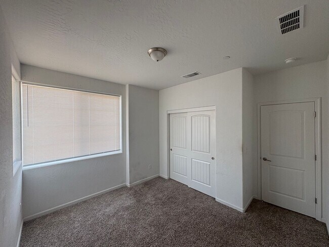 Building Photo - 1011 W Payson Ave
