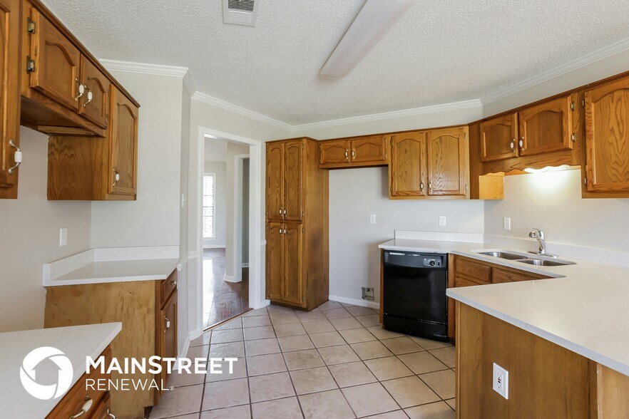 Building Photo - 9950 Southbend Ln