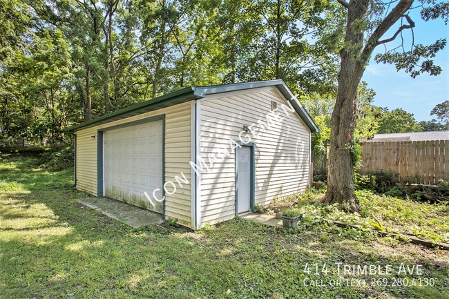 Building Photo - 414 Trimble Ave