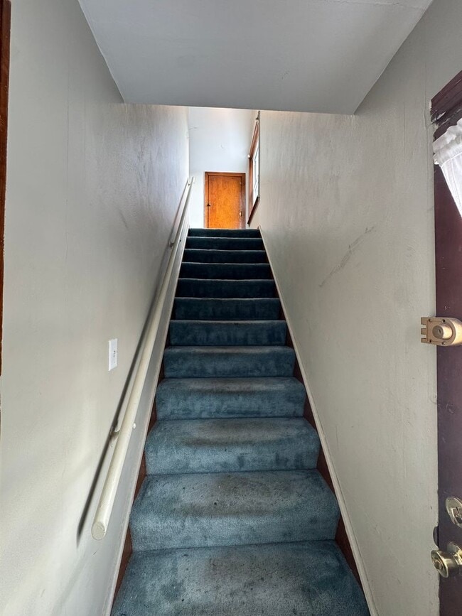 Building Photo - 3 Bedroom 2 Bath in Natrona Heights, PA!