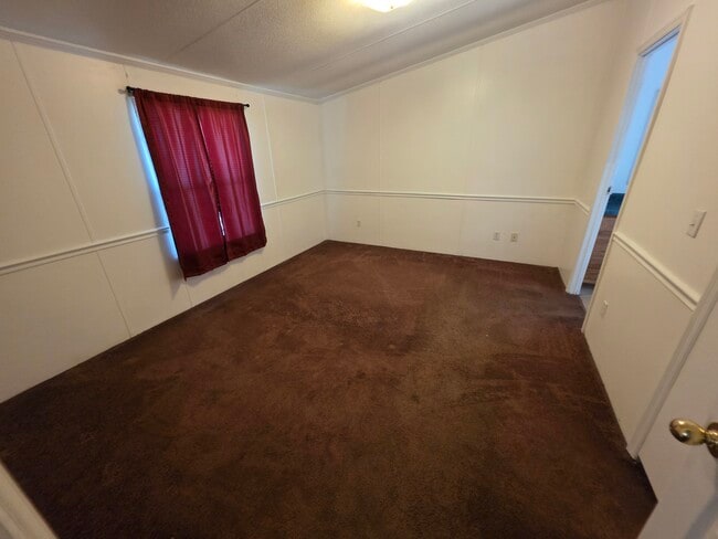 Building Photo - Tall Pines Mobile Home Park Lot 5