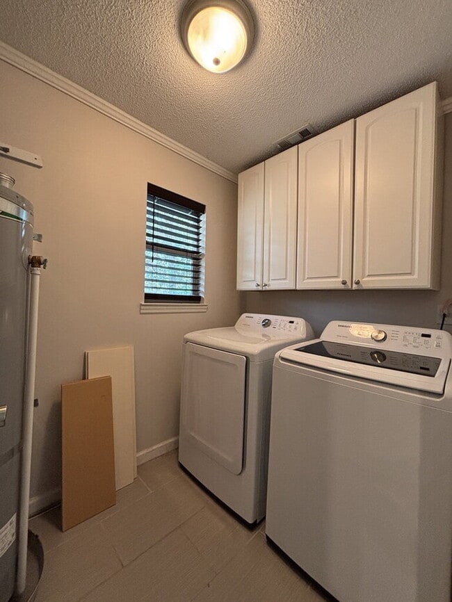 Building Photo - 117 Alma Dr