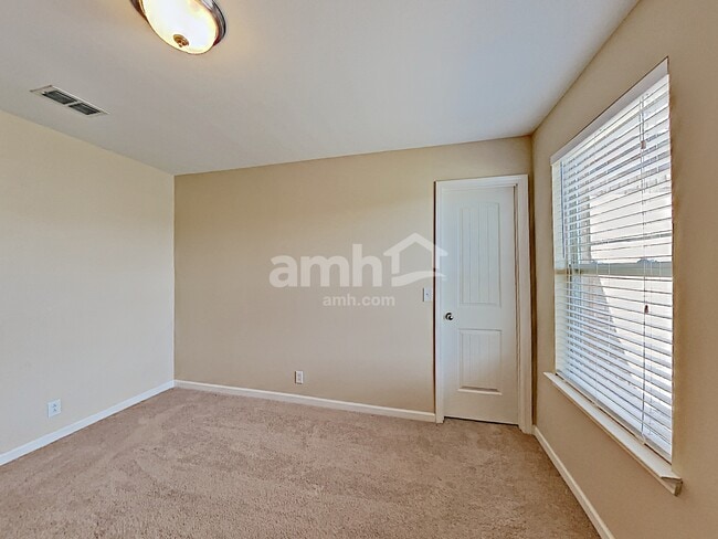 Building Photo - 2630 Anthem Way