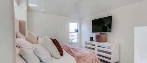Building Photo - 337 Gleneagles Dr