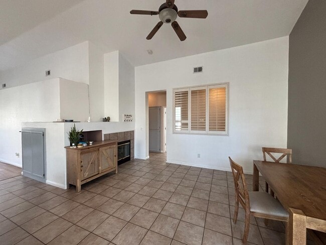 Building Photo - 1012 Freshwater Ct