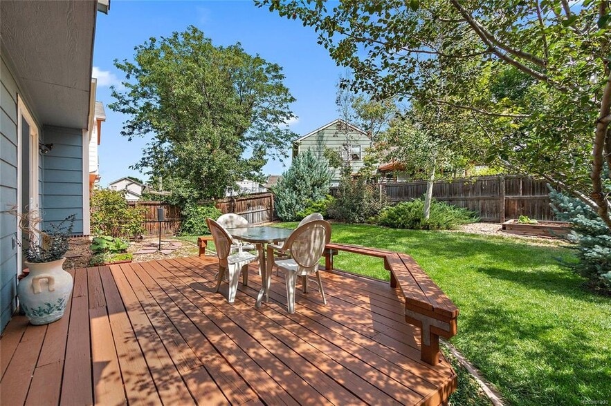 Back Yard & Deck - View 1 - 13504 Quivas St
