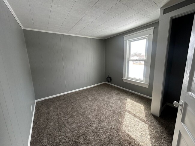 Building Photo - Fully Renovated 3 Bedroom, 2 Full Bath Home on a Double Lot in Grove City!