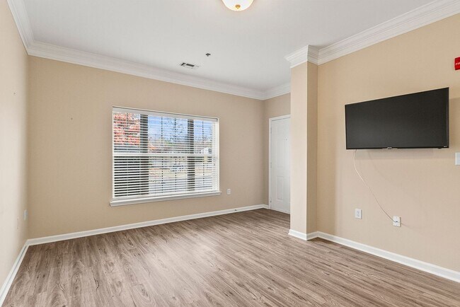 Building Photo - Nice 1 Bed 1 Bath at Capstone Quarters! Available Fall 2026!