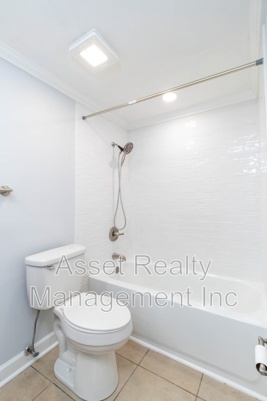 Building Photo - 454 Berlin Dr