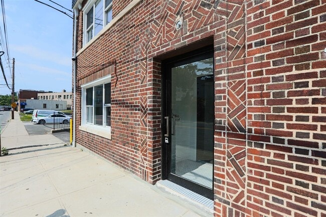 Building Photo - 349 Mt Pleasant Ave