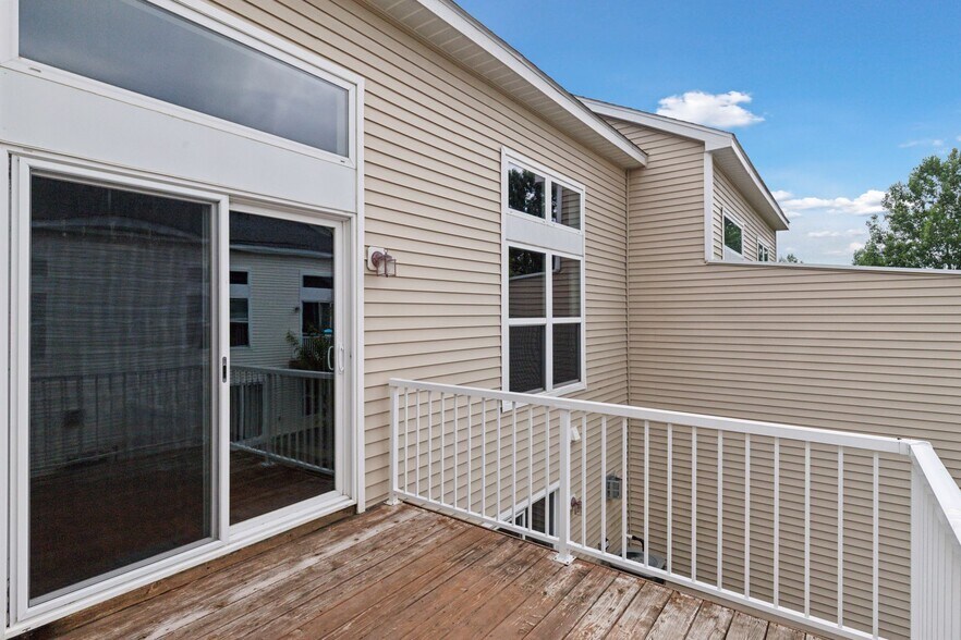 Building Photo - 15424 Foster Dr N