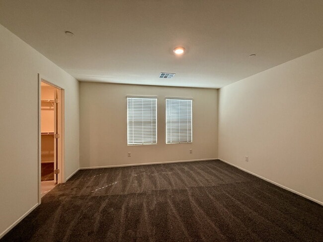 Building Photo - 3 BED 2.5 BATH 2 CAR GARAGE TOWNHOUSE W/ LOFT FOR RENT!!!