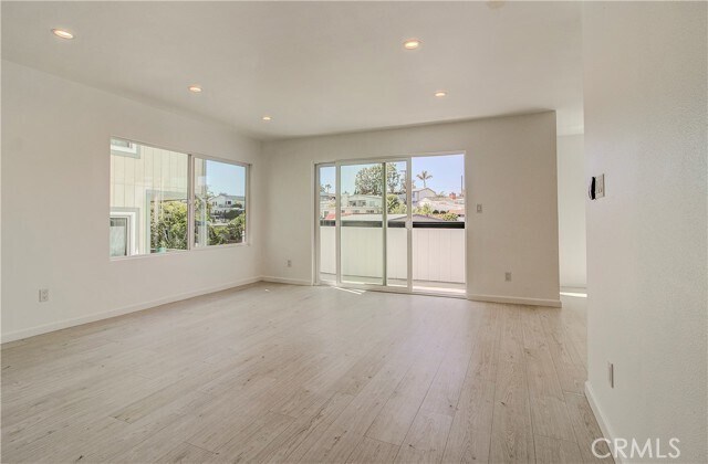 Building Photo - 231 W Escalones