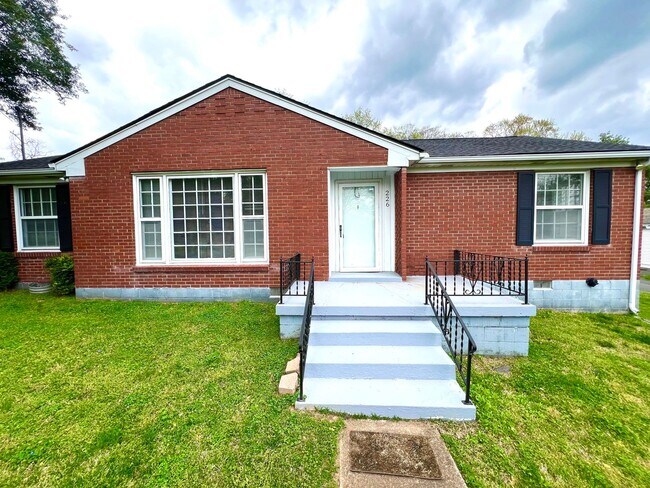 Building Photo - Available Now! $2000/MO Donelson living in...