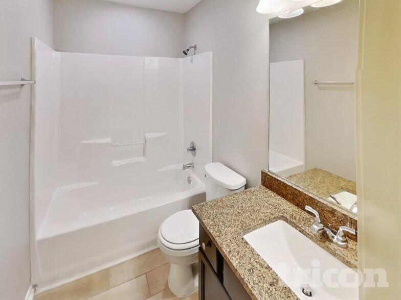 Building Photo - 1937 Briar Grove Dr