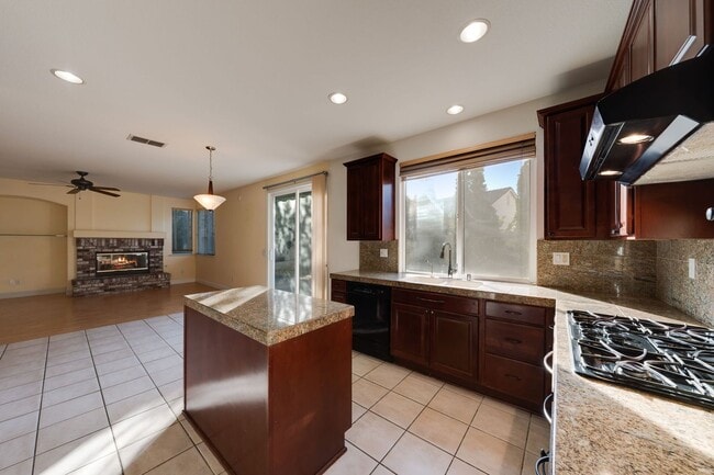 Building Photo - 9538 Fox Wind Ct