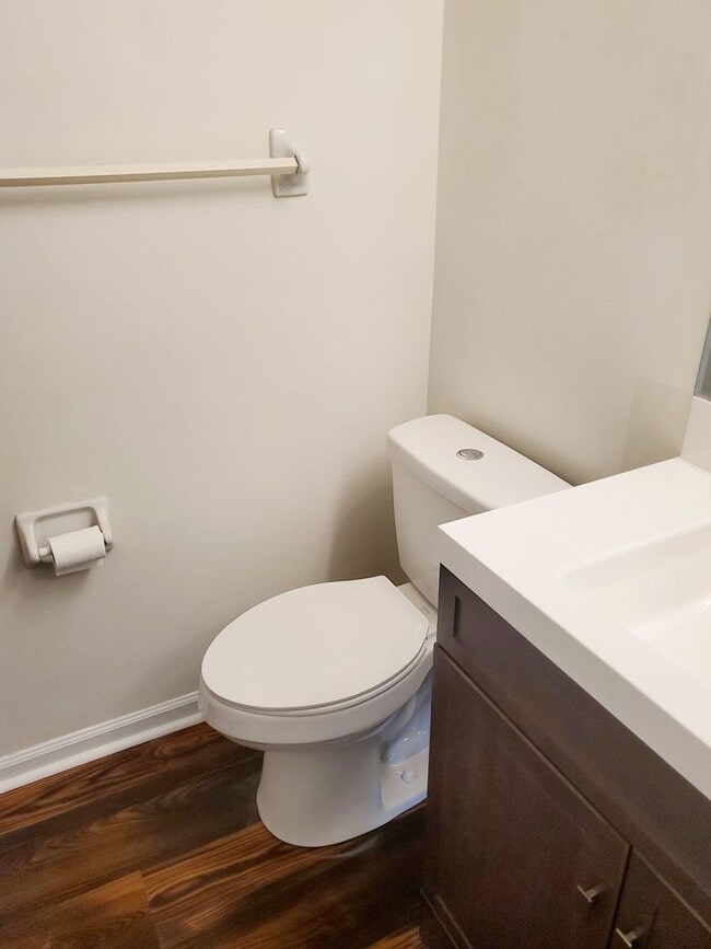 Building Photo - Updated condo across from UNCC!! Dont Miss...