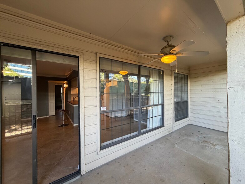 Building Photo - Room in Condo on Wedglea Dr