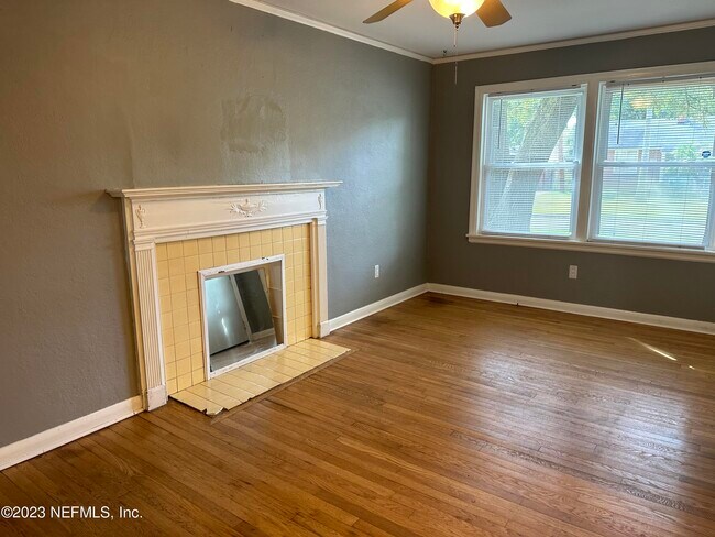 Building Photo - 1123 Brierfield Dr