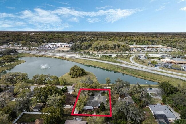 Building Photo - 720 E 6th St