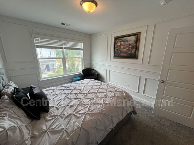 Building Photo - 18 Camden Wds Trl