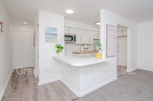 Building Photo - 4194 Packard St