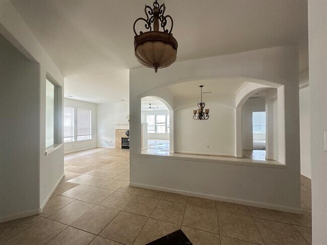 Building Photo - 16719 Keegans Ridge Way Dr