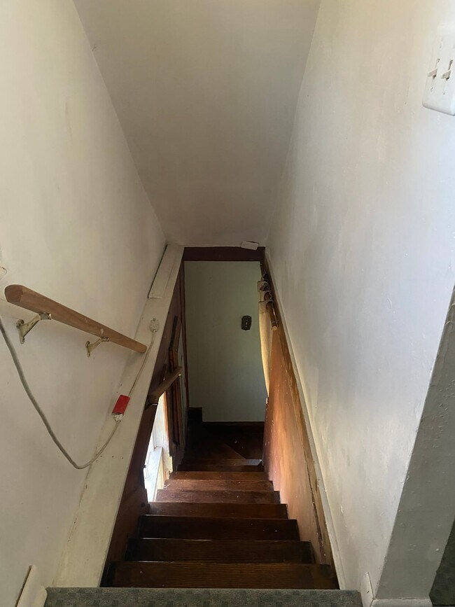 Building Photo - 5422 Ruby Dr