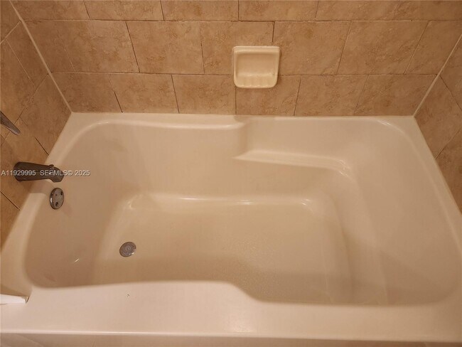 Building Photo - 3001 NE 185th St