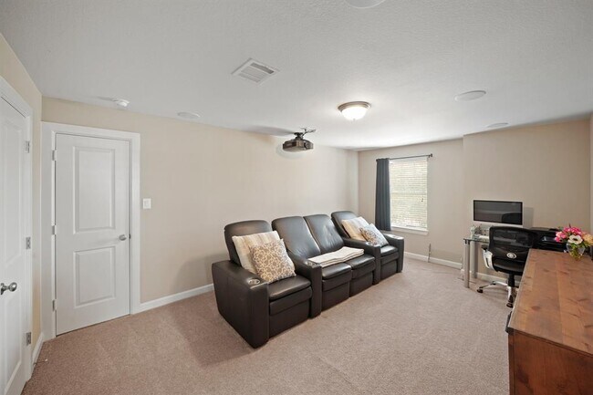 Building Photo - 249 Castlegate Ln