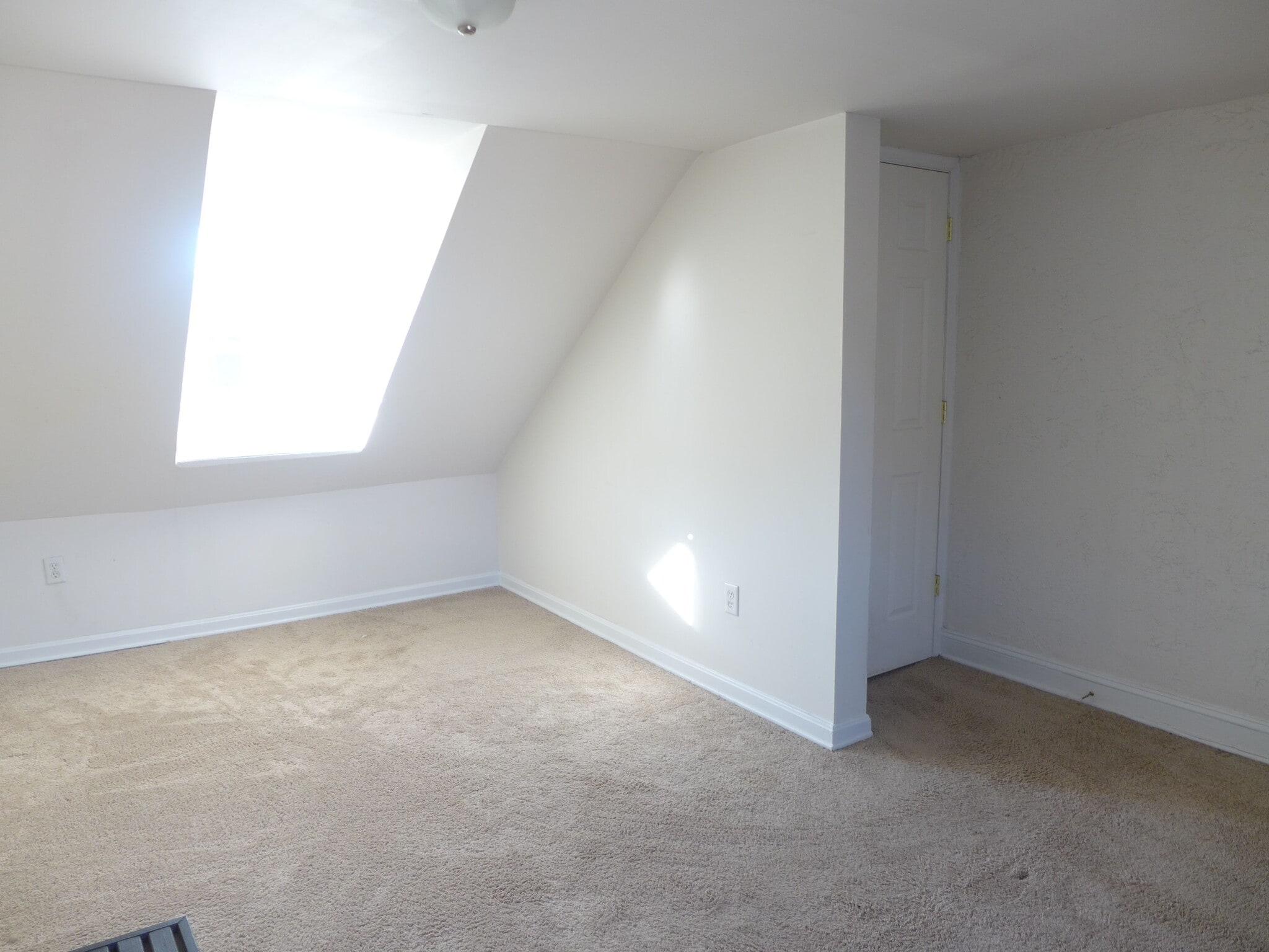 Building Photo - 512 S Wolfe St