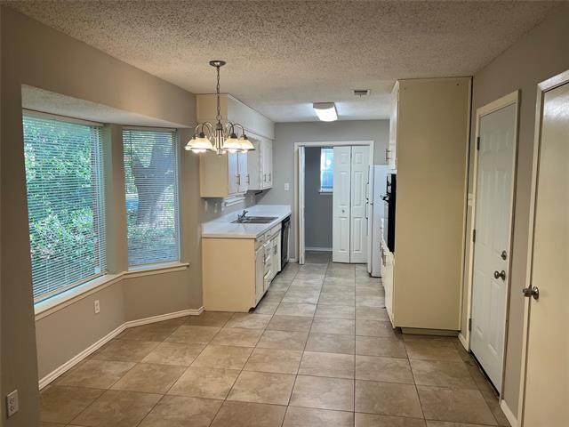 Building Photo - 211 Turtle Creek Dr