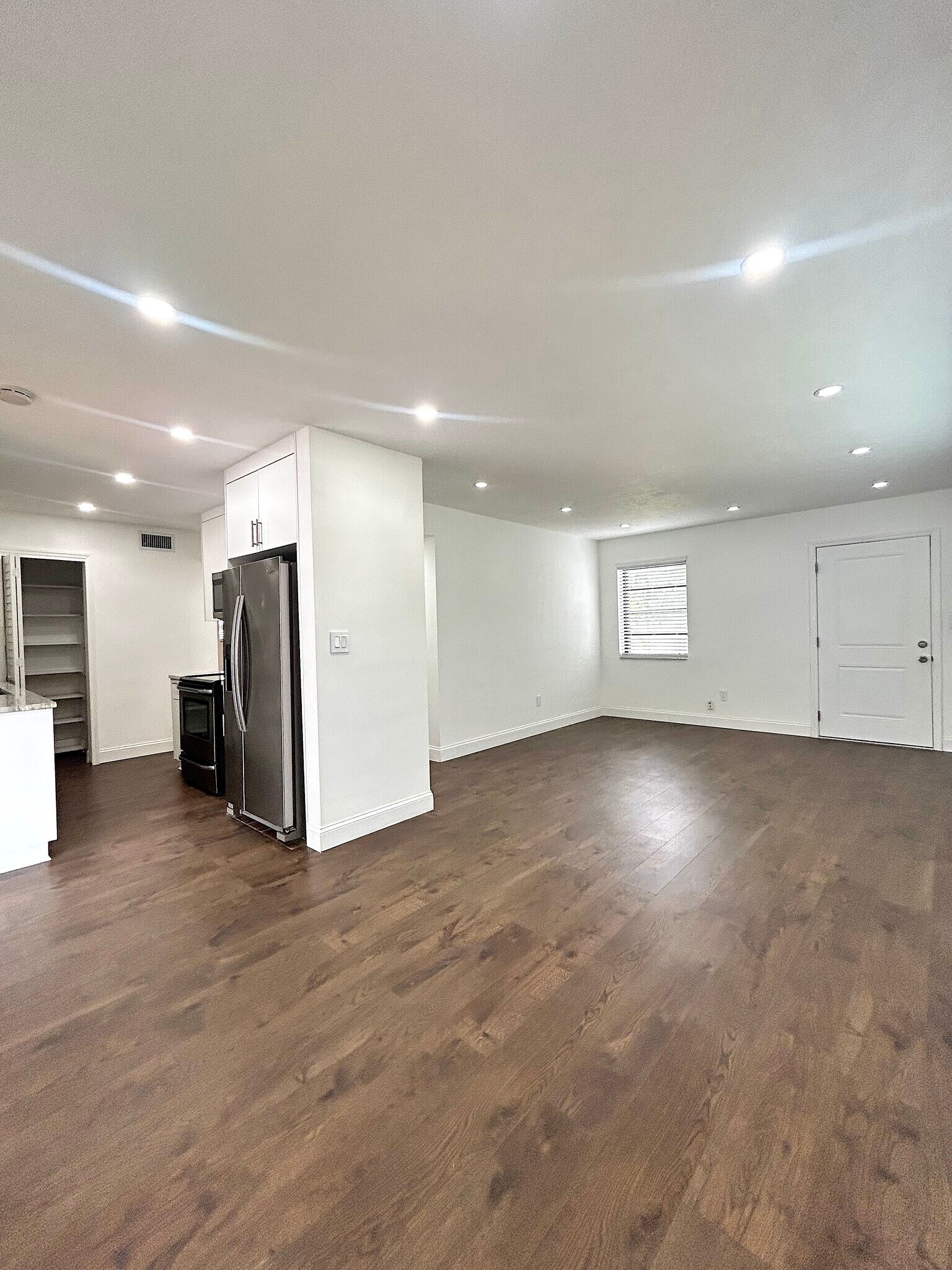 Building Photo - 6001 SW 116th Ave